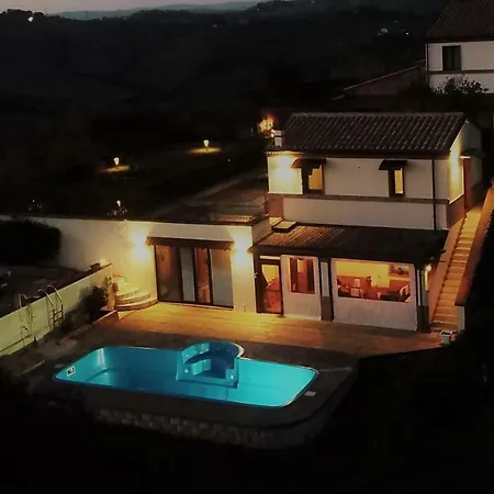 Tori Marche Villa
